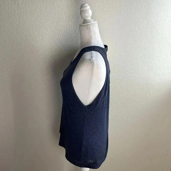 Beyond Yoga Heathered Black/Gray Soft Cut Out Tank Top - Picture 4 of 7